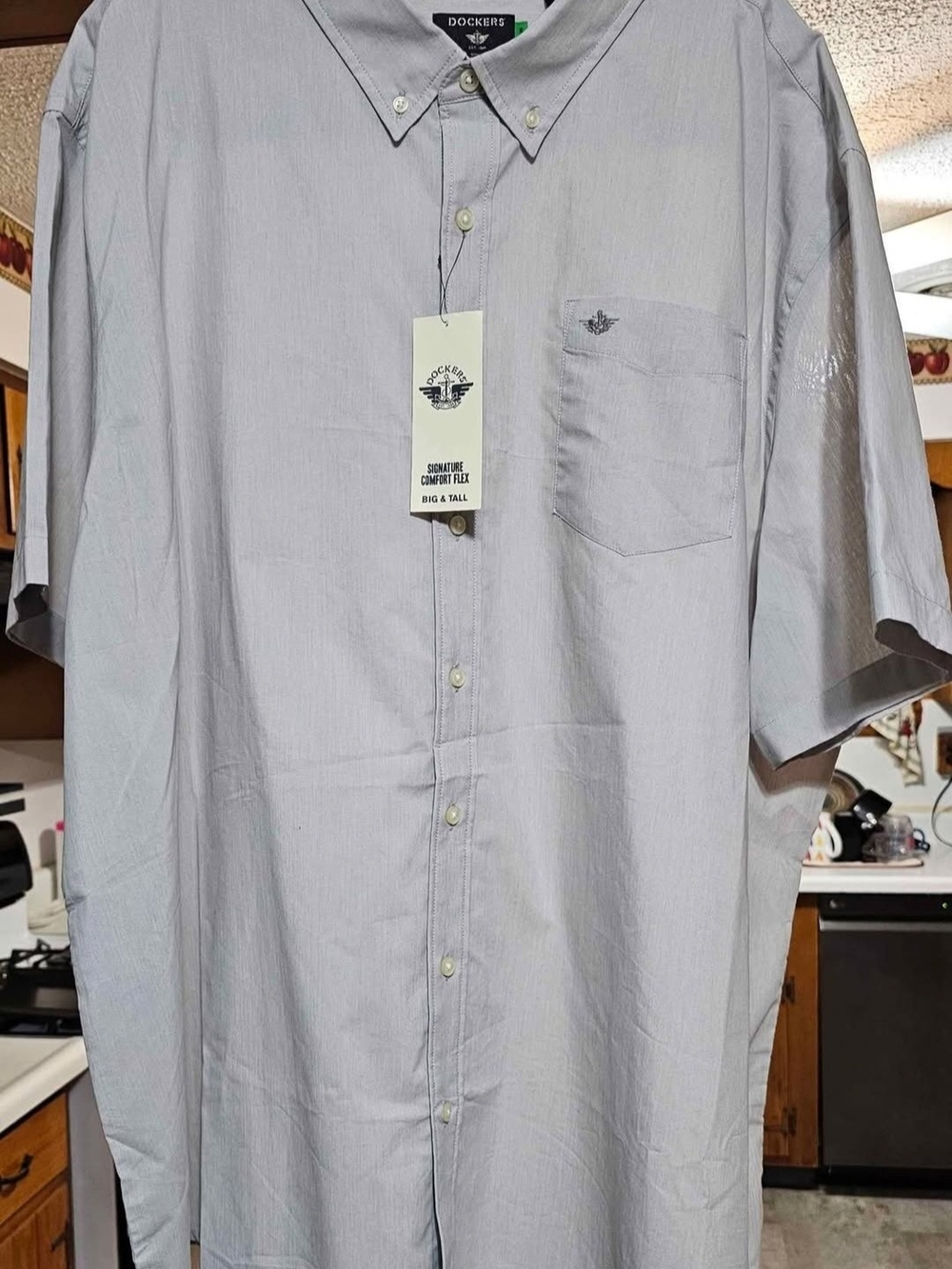 Dockers Men’s Light Gray Short Sleeve Button-Down Shirt with Pocket